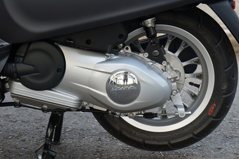 Cận cảnh Vespa Sprint mới 'xuất trận' tại Việt Nam - ảnh 7