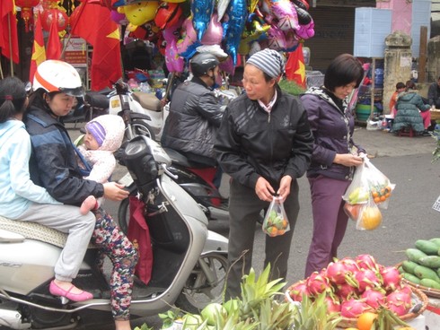 Nhộn nhịp mua sắm ngày 30 Tết - ảnh 10