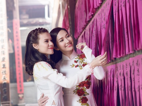 'Gái một con' Kim Hiền đẹp ngây ngất với áo dài - ảnh 7