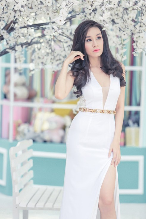 Minh Thư khoe ngực đầy, chân thon - ảnh 2