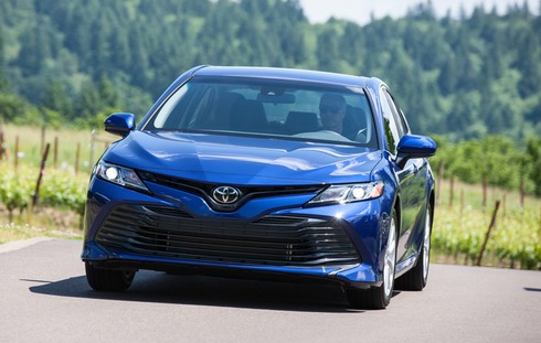 Đánh giá Toyota Camry 2018 - ảnh 1