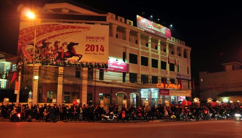 Người Hà Tĩnh đốt lửa trại đón giao thừa - ảnh 4