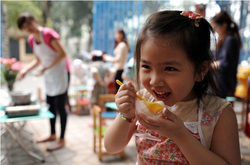 Ngắm con trẻ làm bánh đón Tết Hàn thực - ảnh 10