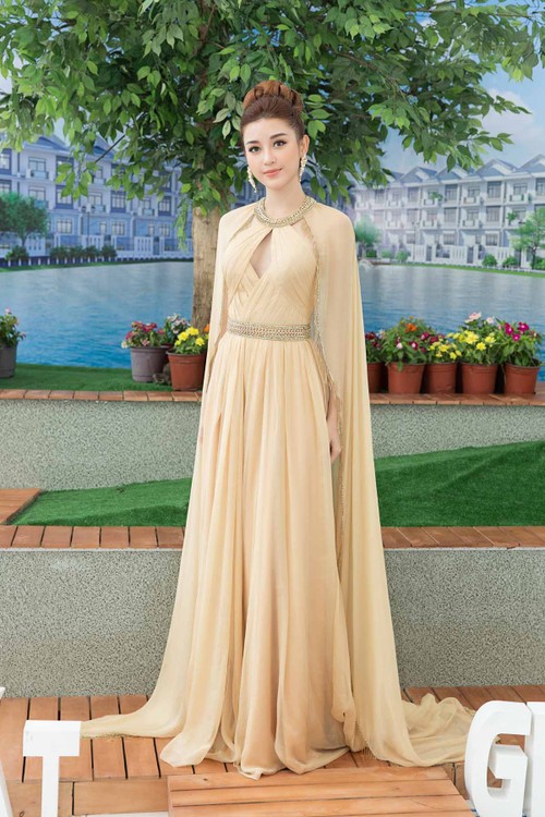 Huyền My diện đầm gợi cảm, khoe nhan sắc tựa nữ thần ảnh 1