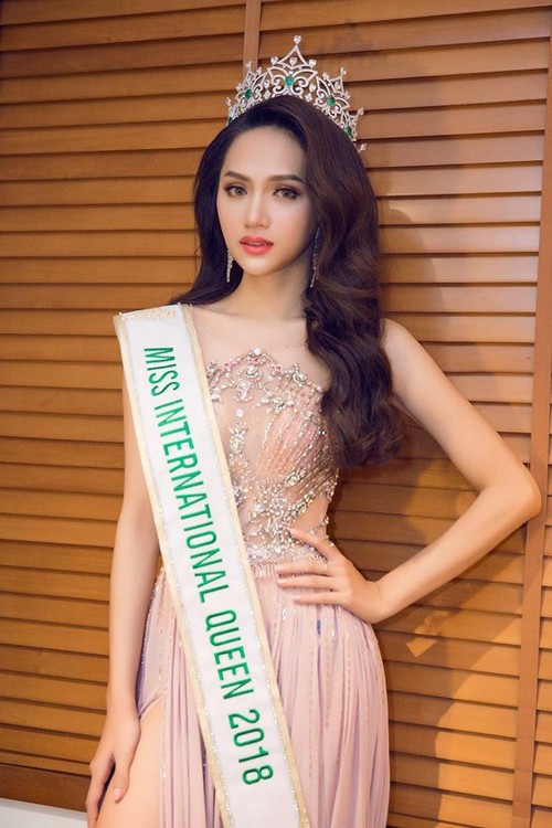 Hoa hậu Hương Giang chia sẻ nỗi lòng khi chưa thể về Việt Nam ảnh 1