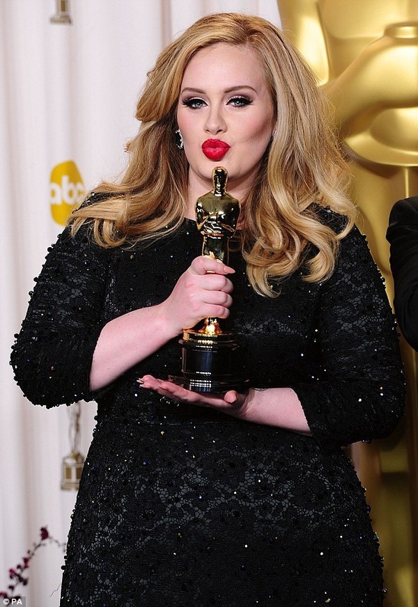 Adele is gorgeous at the Oscars