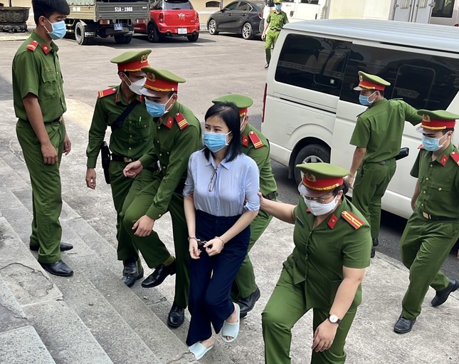 Hôm nay, cựu ‘phó tướng’ của bà Nguyễn Thị Thanh Nhàn hầu tòa tại TPHCM ảnh 2