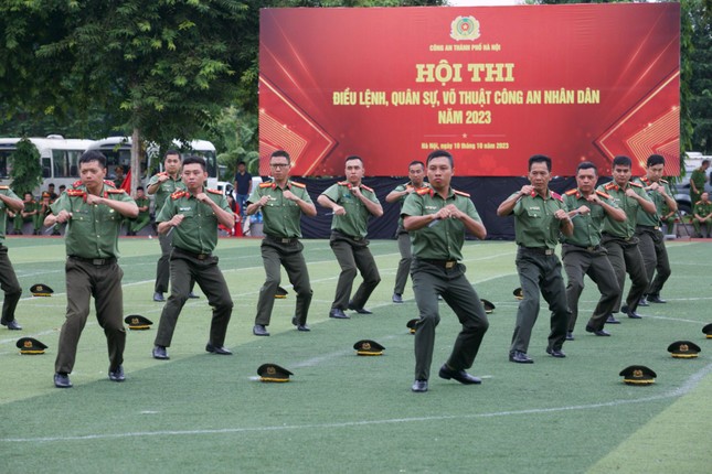 Gần 500 cán bộ, chiến sĩ Công an Hà Nội ‘trổ tài’ tại hội thi võ thuật ảnh 5