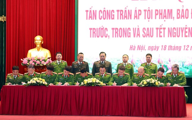 Công an TP Hà Nội triển khai cao điểm trấn áp tội phạm dịp Tết Nguyên đán ảnh 8