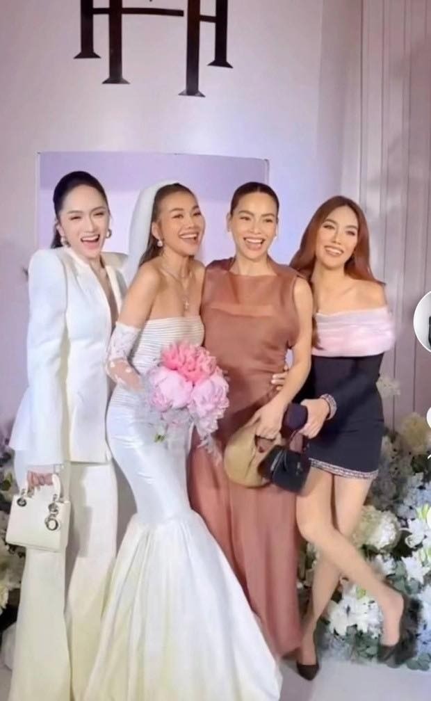 Bên trong đám cưới của Thanh Hằng và chồng nhạc trưởng ảnh 3