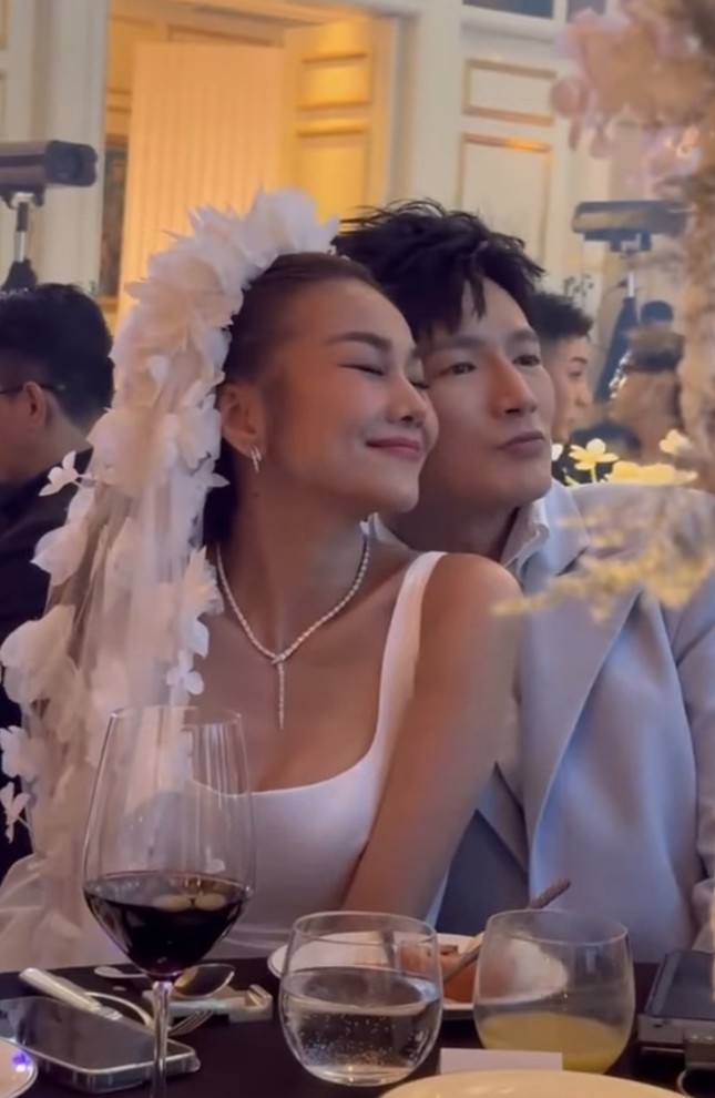 Bên trong đám cưới của Thanh Hằng và chồng nhạc trưởng ảnh 4