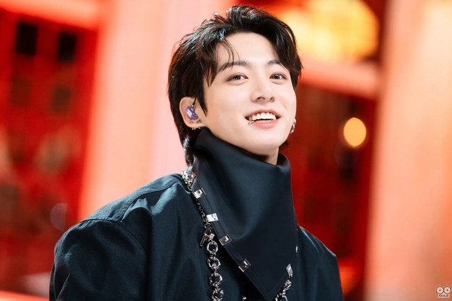 V (BTS) bị fan nữ bám đuôi tới nhà riêng, đòi đăng ký kết hôn ảnh 2