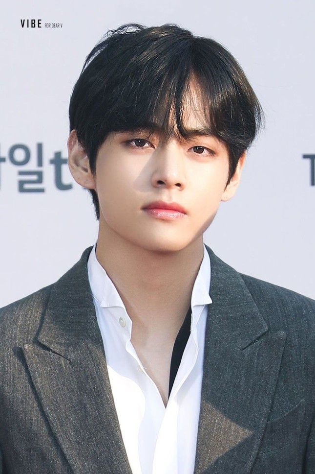 V (BTS) bị fan nữ bám đuôi tới nhà riêng, đòi đăng ký kết hôn ảnh 1