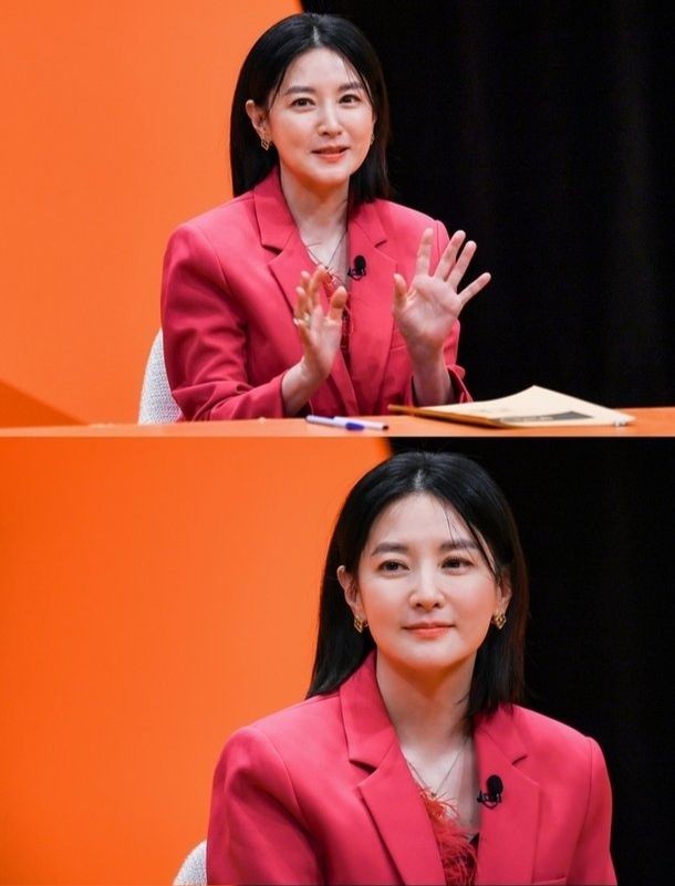 Lee Young Ae tuổi 52 ảnh 1