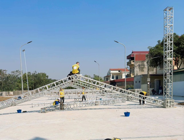 Quang Hải - Chu Thanh Huyền dựng rạp đám hỏi hoành tráng trên sân bóng ảnh 2
