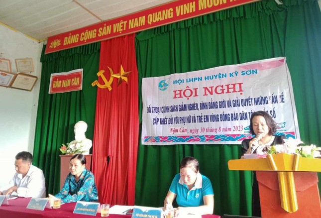 Câu lạc bộ 'Phòng chống mua bán người': Ngăn tội phạm, tuyên truyền bình đẳng giới ảnh 4