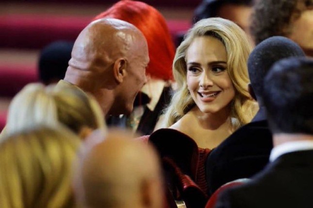 The moment The Rock went to hug Adele photo 1