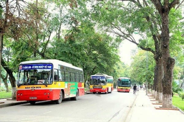 Muôn kiểu sắc màu hoa sen tại khuôn viên giảng đường rộng nhất Việt Nam ảnh 2