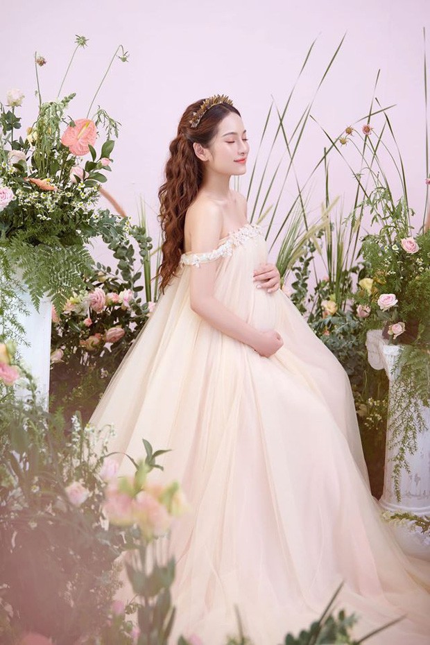 Showbiz 17/7: Chi Pu diện bikini nóng bỏng, Vũ Khắc Tiệp khoe cơ bụng 6 múi ảnh 12