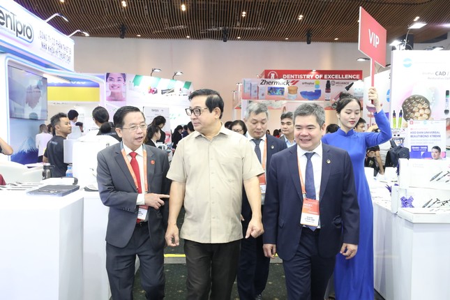 Một chuyên khoa y tế không có bệnh nhân phải ra nước ngoài điều trị ảnh 3