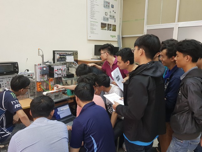 Ra mắt sân chơi cho sinh viên yêu thích ROV ảnh 1