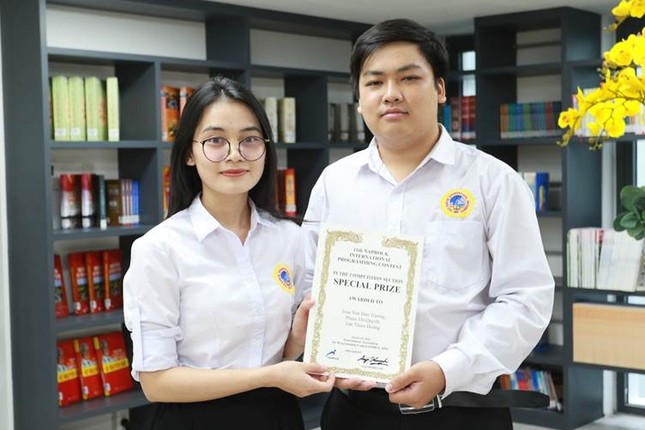 Sinh viên trường ĐH Quốc tế Sài Gòn giành giải Đặc biệt tại PROCON 2020 ảnh 1