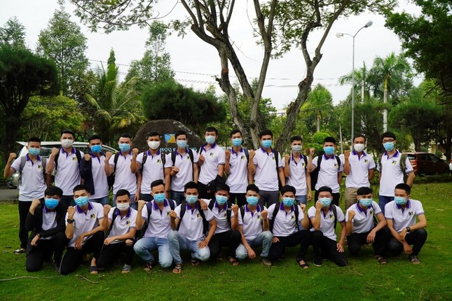 Vừa tốt nghiệp, 24 sinh viên trường ĐH Bách khoa (ĐH Đà Nẵng) thành sĩ quan dự bị ảnh 2