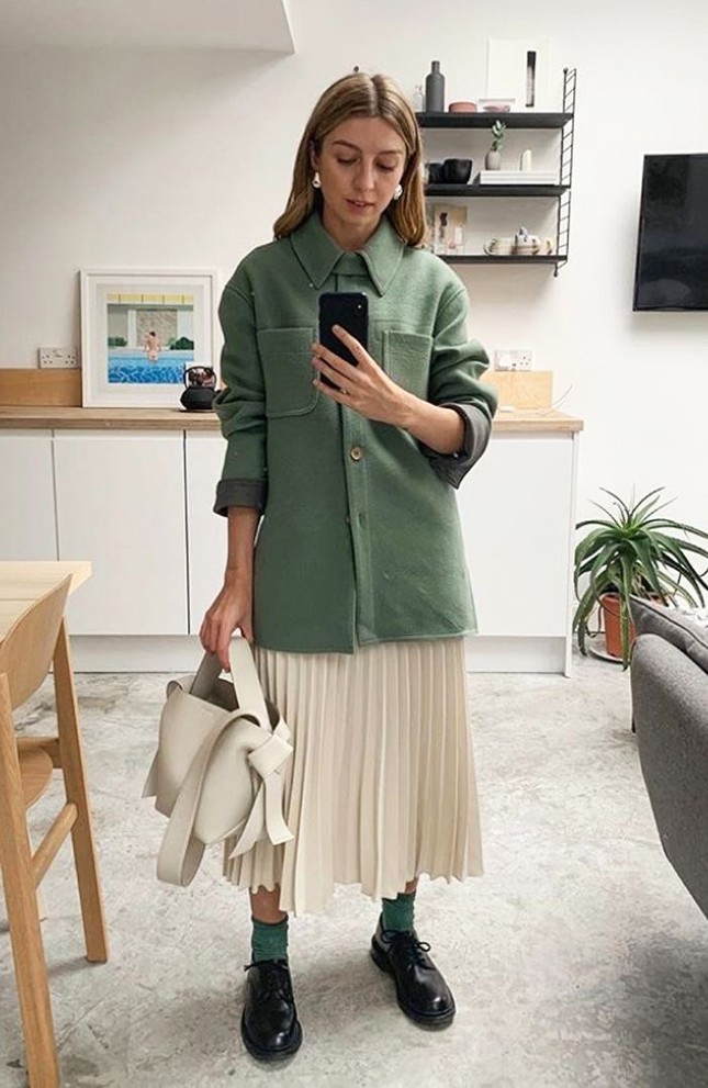 Váy xếp ly hot bao mùa mix được đủ kiểu, ngần ấy hot Instagram phối vẫn khác nhau ảnh 8