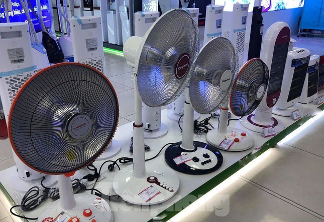 Thị trường thiết bị sưởi 'ấm lên' trong ngày giá rét ảnh 2