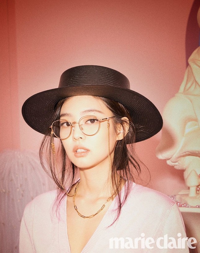 Bận rộn phủ sóng 6 bìa tạp chí, Jennie không quên dặn dò fans giữa mùa dịch ảnh 5