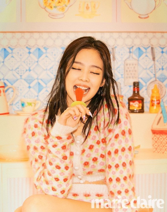 Bận rộn phủ sóng 6 bìa tạp chí, Jennie không quên dặn dò fans giữa mùa dịch ảnh 6