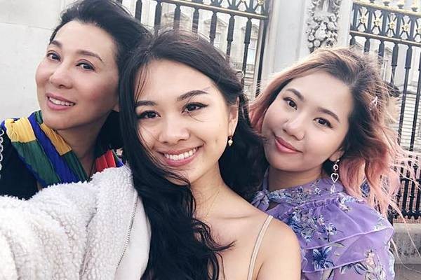 Showbiz 19/3: NSND Hồng Vân đăng ảnh ông xã thời trẻ kèm lời nhắn xúc động ảnh 1