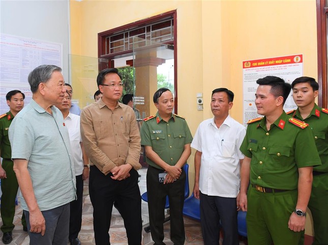 Nhiều câu hỏi của cử tri huyện Văn Lâm, tỉnh Hưng Yên được Đại tướng Tô Lâm giải đáp cụ thể ảnh 10