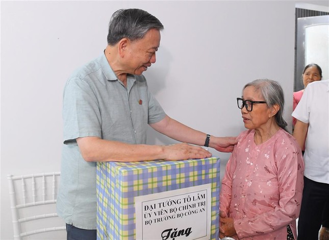 Nhiều câu hỏi của cử tri huyện Văn Lâm, tỉnh Hưng Yên được Đại tướng Tô Lâm giải đáp cụ thể ảnh 9