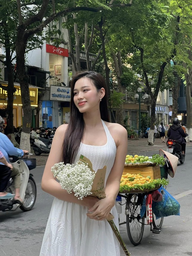 Hoa hậu Đỗ Thị Hà chạm mốc 60 kg ảnh 4