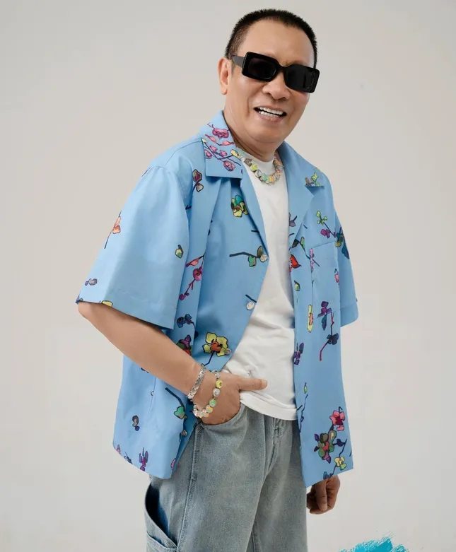 MC Lại Văn Sâm thời mặc quần loe, để tóc dài ảnh 4