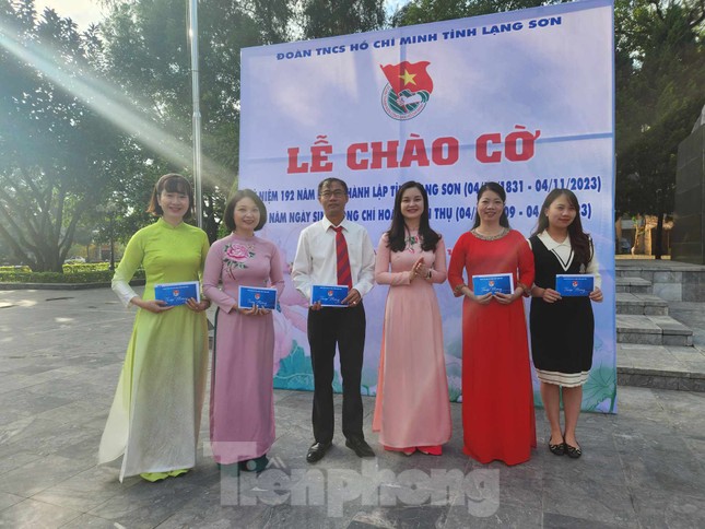 Tỉnh Đoàn Lạng Sơn sinh hoạt chuyên đề, tìm hiểu truyền thống cách mạng ảnh 6