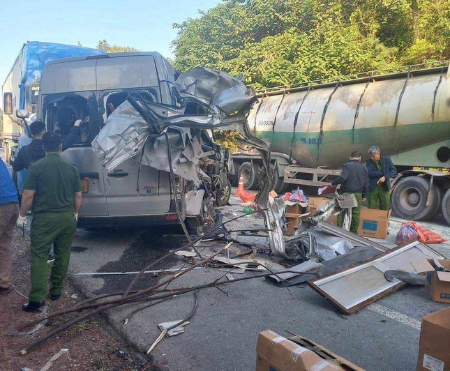 Vụ tai nạn thảm khốc tại Lạng Sơn: Khởi tố vụ án, tạm giữ tài xế xe khách ảnh 1