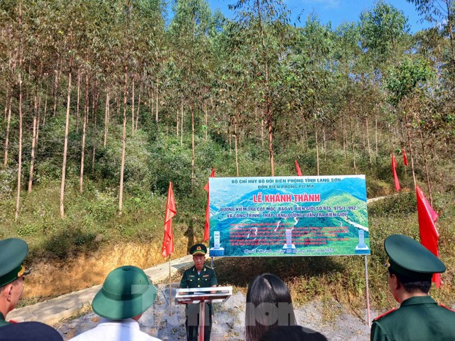 Tuổi trẻ Lạng Sơn tích cực tham gia xây dựng đường biên, mốc giới ảnh 3
