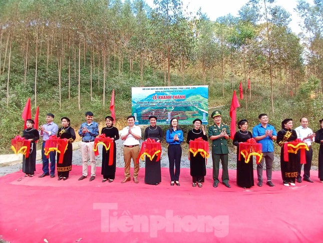 Tuổi trẻ Lạng Sơn tích cực tham gia xây dựng đường biên, mốc giới ảnh 1