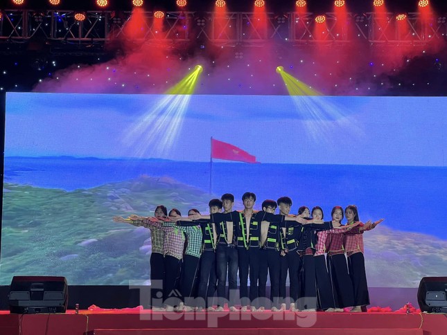 Sáng mãi 'Biên cương Tổ quốc trong trái tim tuổi trẻ' ảnh 1