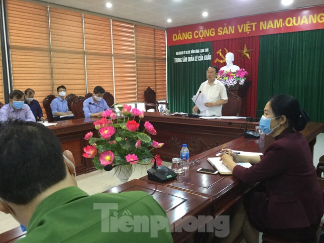 Vì sao Lạng Sơn phải quản chặt “đội lái xe chuyên trách” chở hàng sang Trung Quốc ảnh 1