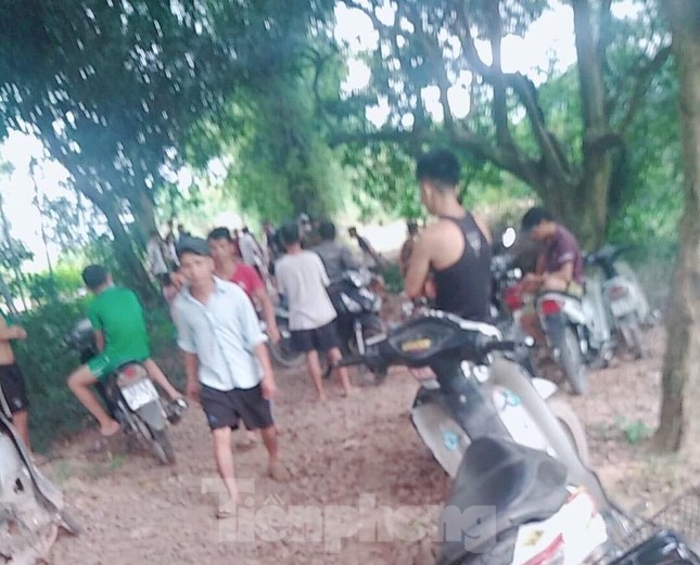 Tá hỏa phát hiện thi thể nam giới trôi sông Kỳ Cùng ảnh 1