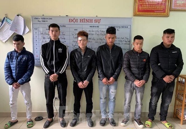 Khởi tố nhóm thanh niên 9X giải quyết mâu thuẫn bằng gậy, dao ảnh 1
