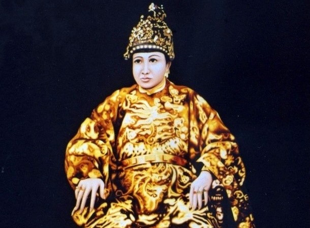 Nghi Thiên Chương hoàng hậu, hay còn gọi là Thái hậu Từ Dụ là vợ vua nào?