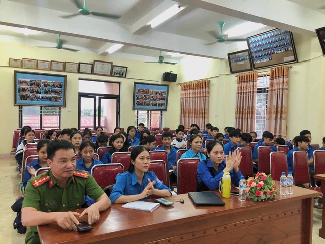 Ra mắt công nghệ thực tế ảo tại khu tưởng niệm Anh hùng liệt sỹ Lý Tự Trọng ảnh 3