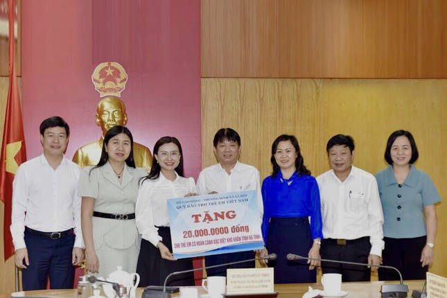 Bí thư T.Ư Đoàn Nguyễn Phạm Duy Trang kiểm tra việc thực hiện Luật và Quyền Trẻ em tại Hà Tĩnh ảnh 3