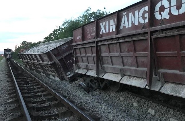 Lại thêm tàu hàng trật bánh khỏi đường ray Bắc - Nam ở Nghệ An ảnh 1