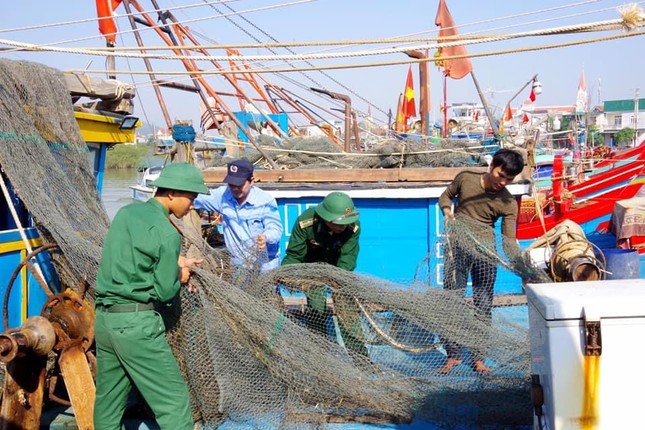 Bão 13 dữ dội nhất từ đêm nay đến sáng mai, nguy cơ ngập lụt lớn ảnh 37