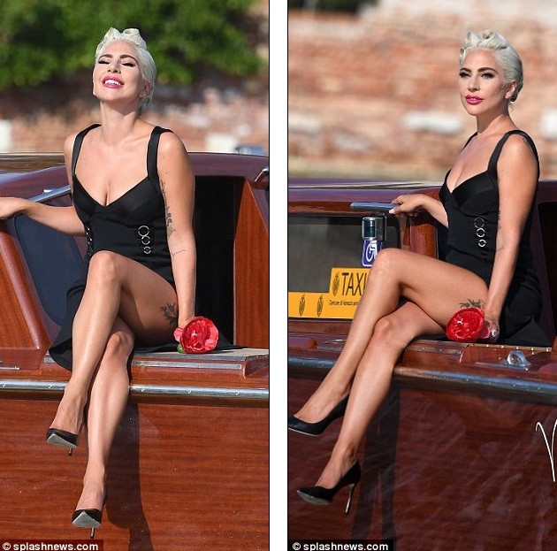 Lady Gaga causes 'fever' with elegant and seductive fashion pH๏τo 9
